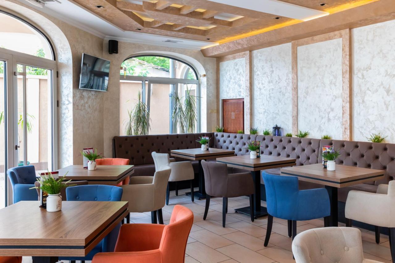 Garni Hotel Royal Crown Subotica Luaran gambar